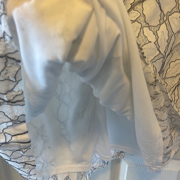 Beautiful Lace Dress - Picture 10 of 10
